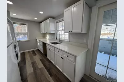 81 Oakside Road, Smithtown, NY 11787 - Photo 5