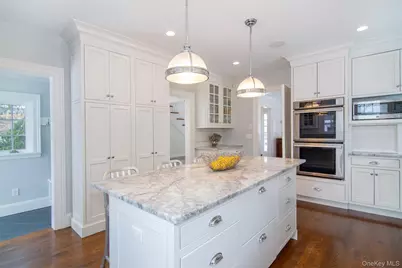 4 Sussex Avenue, Bronxville, NY 10708 - Photo 11