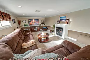 12 Ida Ln, North Babylon, NY 11703 - Photo 19