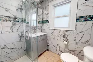 94-56 199th St, Hollis, NY 11423 - Photo 15