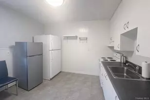 187 Horseblock Rd, Farmingville, NY 11738 - Photo 9