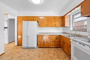 243-19 129th Ave, Rosedale, NY 11422 - Photo 9