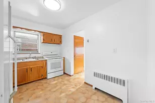 243-19 129th Ave, Rosedale, NY 11422 - Photo 7