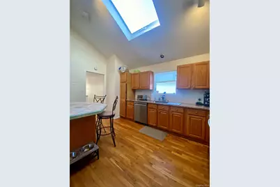 641 E Olive Street #upper, Long Beach, NY 11561 - Photo 3