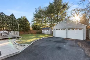 26 Community Rd, Bay Shore, NY 11706 - Photo 27