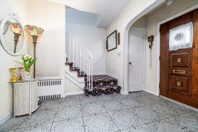 360 Raymond Street, Rockville Centre, NY 11570 - Photo 5