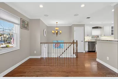 306 Bayville Avenue, Bayville, NY 11709 - Photo 11