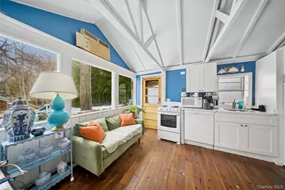 74 Richardson Avenue, East Hampton, NY 11937 - Photo 9