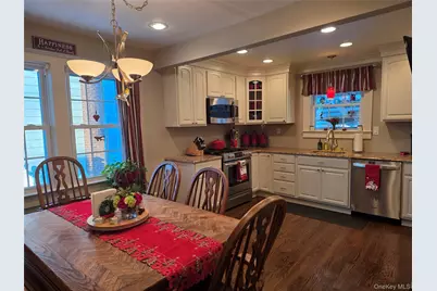 1405 Ohio Avenue, Bay Shore, NY 11706 - Photo 11