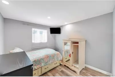 62 Forest Avenue, Lake Grove, NY 11755 - Photo 25