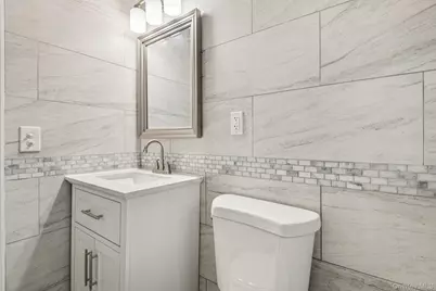 16 Belgrave Avenue, Bay Shore, NY 11706 - Photo 11