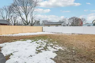 16 Belgrave Ave, Bay Shore, NY 11706 - Photo 27