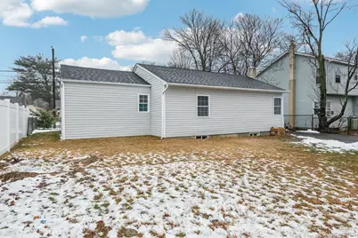 16 Belgrave Avenue, Bay Shore, NY 11706 - Photo 25