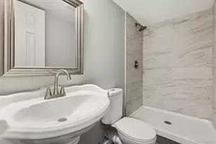 16 Belgrave Ave, Bay Shore, NY 11706 - Photo 19