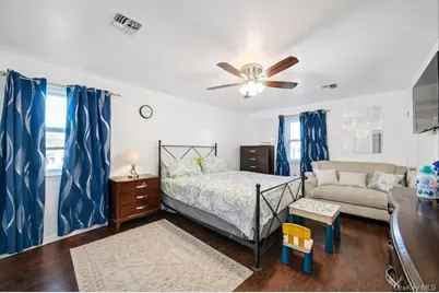 146 Terrace Avenue, Elmont, NY 11003 - Photo 9