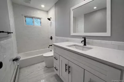 78 Juniper Avenue, Ronkonkoma, NY 11779 - Photo 5