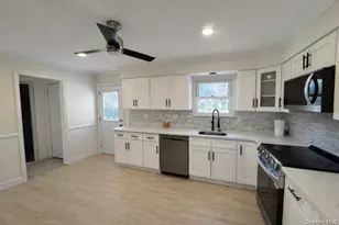 78 Juniper Ave, Ronkonkoma, NY 11779 - Photo 7