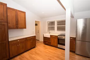 27 Cynthia Ln, Center Moriches, NY 11934 - Photo 7