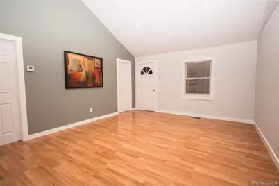 27 Cynthia Lane, Center Moriches, NY 11934 - Photo 3