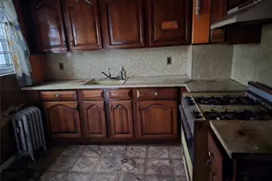 90-53 Francis Lewis Blvd, Hollis, NY 11428 - Photo 5