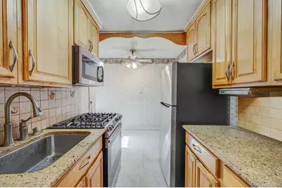 2552 E 7 Street #1H, Brooklyn, NY 11235 - Photo 11