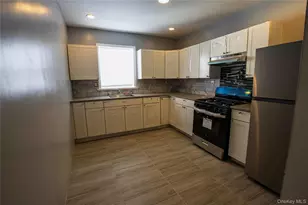 112-05 180th St, Jamaica, NY 11433 - Photo 7