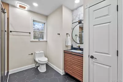 78 E Maltbie Avenue, Suffern, NY 10901 - Photo 19