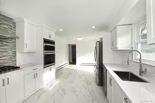 34 Warner Rd, Huntington, NY 11743 - Photo 17