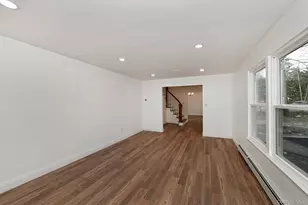 34 Warner Rd, Huntington, NY 11743 - Photo 7