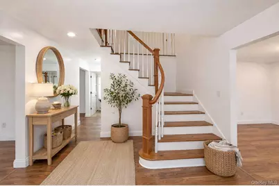 34 Warner Road, Huntington, NY 11743 - Photo 5