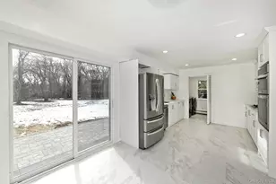 34 Warner Rd, Huntington, NY 11743 - Photo 11