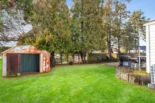 64 Wright Ave, Deer Park, NY 11729 - Photo 17