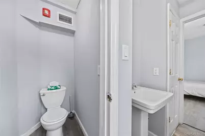 996 Haverstraw Road, Suffern, NY 10901 - Photo 17