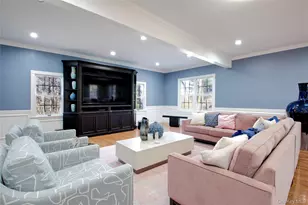 50 Davis Ln, Roslyn, NY 11576 - Photo 9