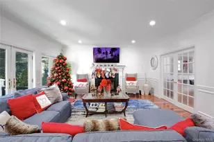 50 Davis Ln, Roslyn, NY 11576 - Photo 13