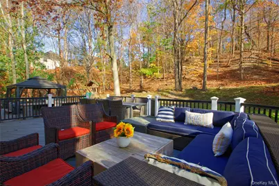 50 Davis Lane, Roslyn, NY 11576 - Photo 27