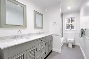 50 Davis Ln, Roslyn, NY 11576 - Photo 23