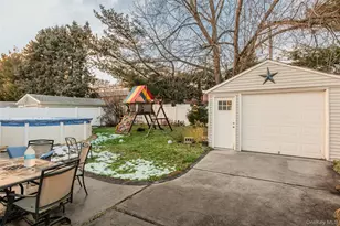 70 Princess St, Hicksville, NY 11801 - Photo 27