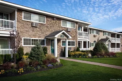 70 Johnson Avenue #4-6b, Sayville, NY 11782 - Photo 1