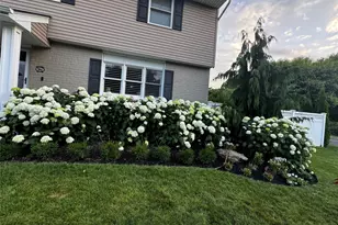 66 Country Village Ln, East Islip, NY 11730 - Photo 35