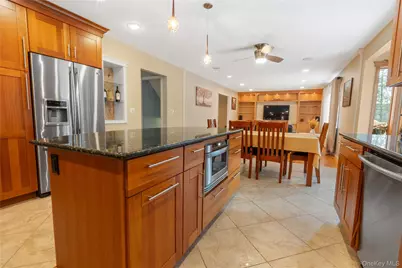 25 Cherokee Rd, East Brunswick Township, NJ 08816 - Photo 9