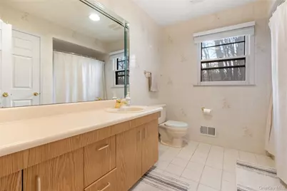 25 Cherokee Rd, East Brunswick Township, NJ 08816 - Photo 17