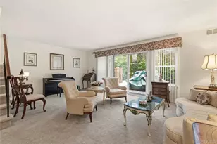 10 Hampton Way, Woodbury, NY 11797 - Photo 13