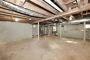 115 N Bergen Pl, Freeport, NY 11520 - Photo 33