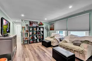 164 Village Cir W, Manorville, NY 11949 - Photo 7