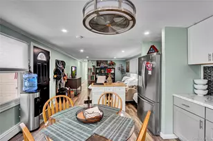 164 Village Cir W, Manorville, NY 11949 - Photo 11