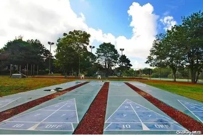 164 Village Circle W, Manorville, NY 11949 - Photo 27