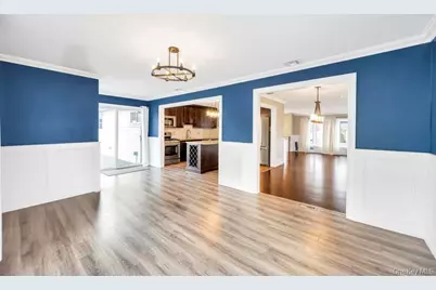 178 Missouri Avenue, Bay Shore, NY 11706 - Photo 15