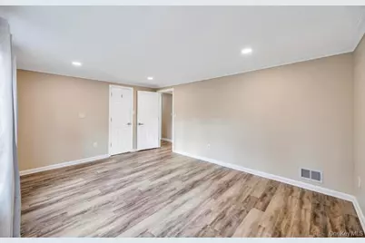 178 Missouri Avenue, Bay Shore, NY 11706 - Photo 23