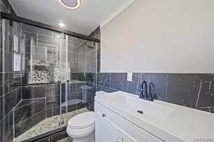 23 Maple Ave, Hempstead, NY 11550 - Photo 7